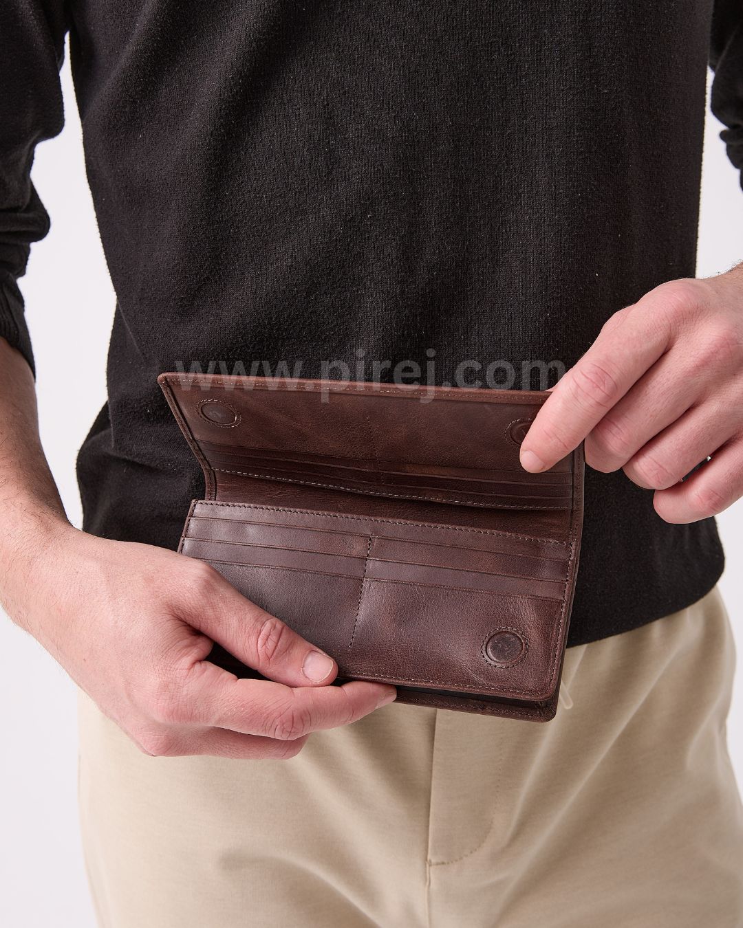 uw01 — leather wallet with phone compartment & handle (brown) uw01 — leather wallet with phone compartment & handle (brown)